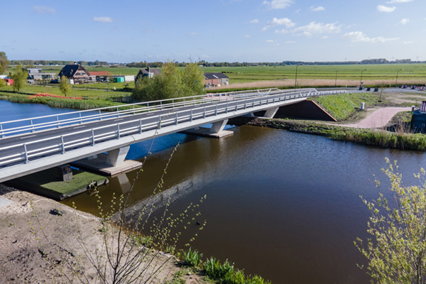 Integraal ontwerp met paalmatrassysteem gewapende grondconstructie en EPS constructie