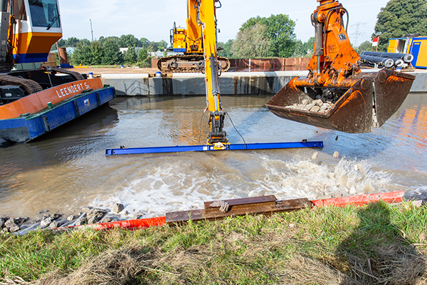 Natuurvriendelijke opwaardering Twentekanalen maatwerkoplossing geotextiel en folie