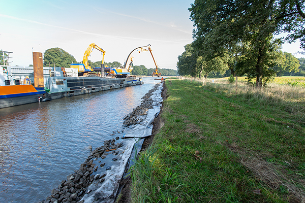 Natuurvriendelijke opwaardering Twentekanalen maatwerkoplossing geotextiel en folie